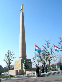 The Gëlle Fra monument commemorates those that volunteered for service in the armed forces of the Allies in World War I.