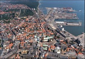 Aerial photo of Aarhus from the south. In the centre Aarhus Domkirke is visible.