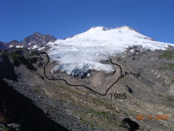 The Easton Glacier retreated 255�m from 1990 to 2005.