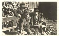 Hasidic schoolchildren in Łódź, circa 1910s.