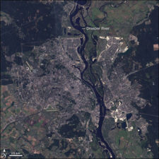 Landsat 7 image of Kiev and the Dnieper River