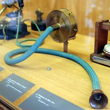 Copy of the original phone of Graham Bell at the Mus�e des Arts et M�tiers in Paris