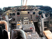 Flight deck of 747-200