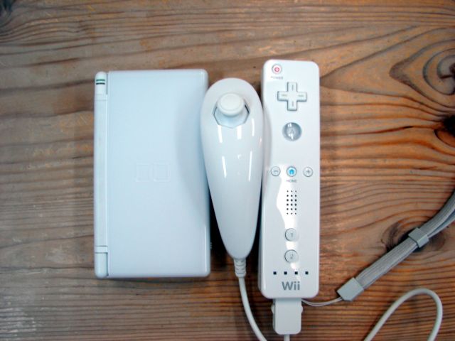 Image:Wiimote-lite2.JPG