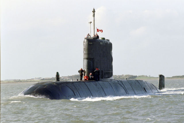 Image:HMCS Windsor SSK 877.jpg