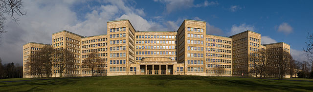 Image:Goethe University Frankfurt Poelzig Building Panorama.jpg