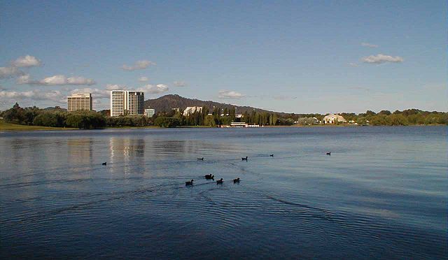 Image:Lake Burley Griffin Canberra-MJC02.jpg