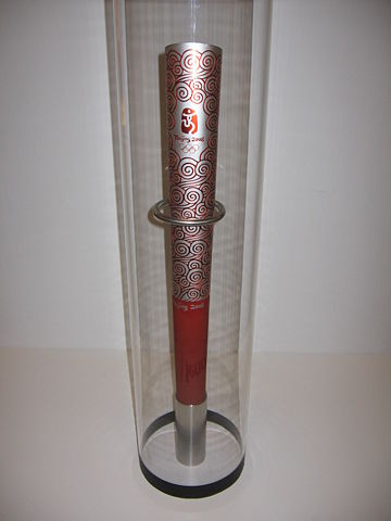 Image:Official 2008 Summer Olympics Torch in Vilnius.jpg