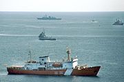 Canadian Coast Guard Vessel Henry Hudson searches for Swissair Flight 111 debris