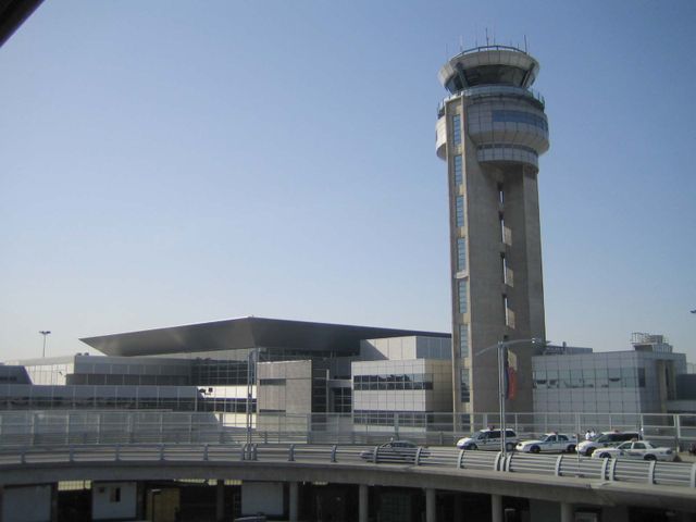 Image:A�roport international Pierre-Elliott-Trudeau de Montr�al 2.JPG