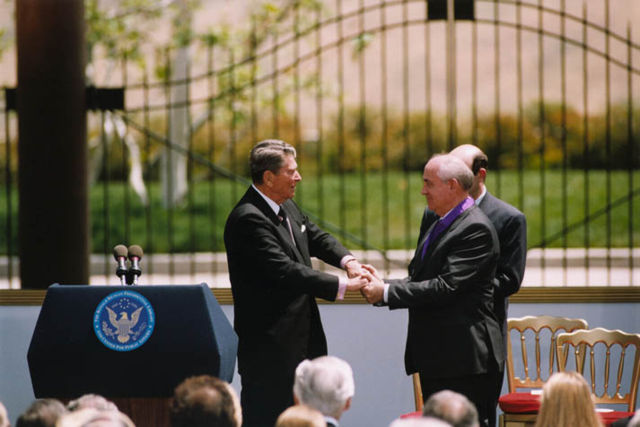 Image:REAGANAWARDSGORBY.jpg