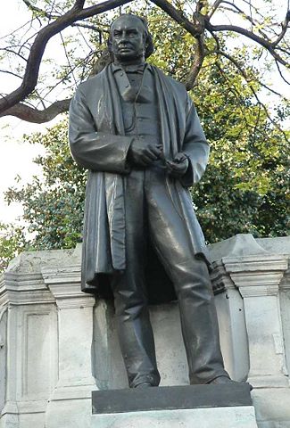 Image:Isambard Kingdom Brunel - Bronze - Temple - London.jpg