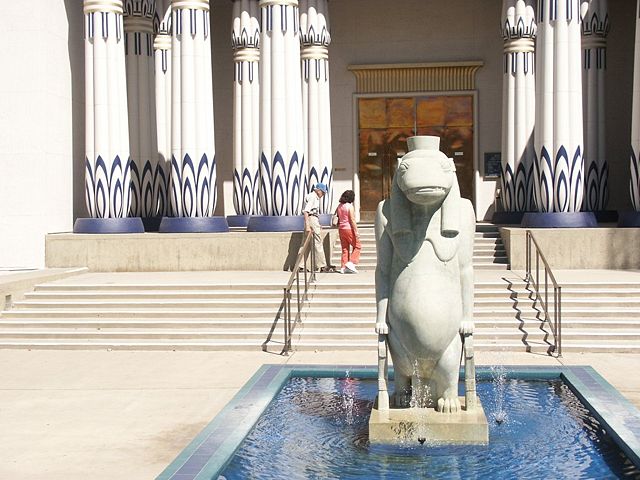 Image:Egyptianmuseum-front-tourists.mbp.1024x768.jpg