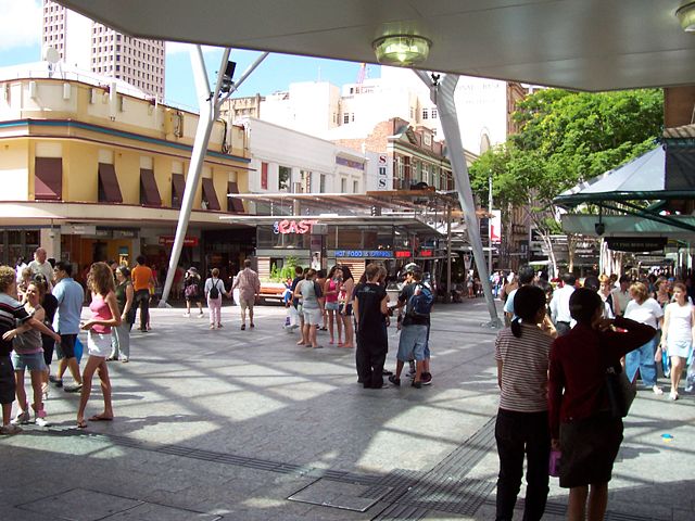 Image:QueenStMall.jpg