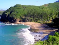 "Baie des Tortues" (Turtle Bay) near "La roche perc�e" (Pierced Rock) at Bourail in New Caledonia