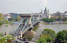 Sz�chenyi Chain Bridge, Danube, Gresham Palace, Saint Stephen's Basilica