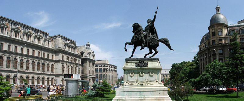 University Square with the statue of Mihai Viteazu in the foreground