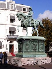 Statue of William in The Hague.