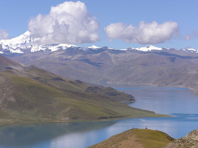 Image:Yamdrok-tso-2.jpg