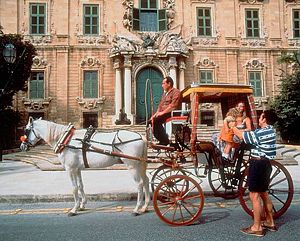 A karrozzin near Auberge de Castille.