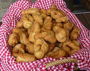 Jersey wonders, or m�rvelles, are a favourite snack consisting of fried dough, especially at country f�tes. According to tradition, the success of cooking depends on the state of the tide.