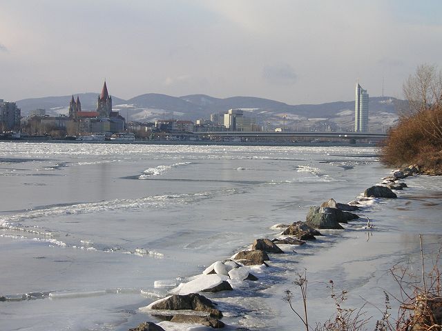 Image:Frozen Danube Reichsbr�cke.JPG