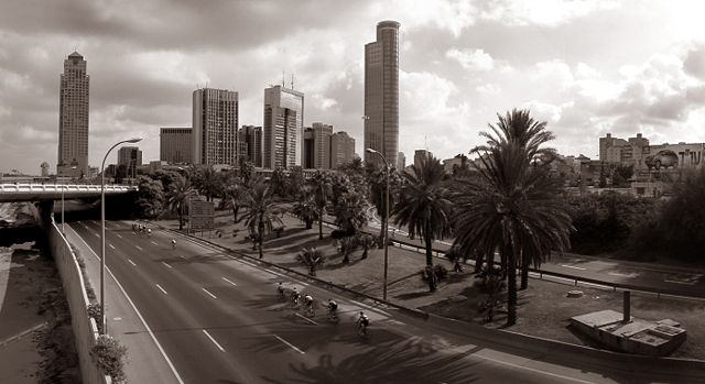 Image:Yom Kippur on Highway 20 Tel-Aviv.jpg