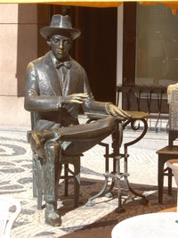 Bronze statue of poet Fernando Pessoa in the Caf� A Brasileira, in the Chiado neighbourhood.