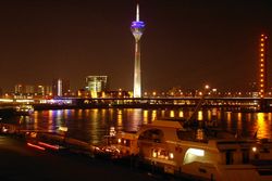 Rhine flowing through D�sseldorf, Germany.