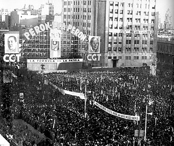 A crowd of an estimated two million gathers in 1951 to show support for the Per�n-Per�n ticket.