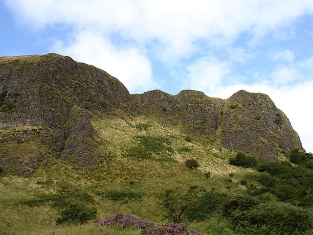 Image:Cavehill, Belfast.jpg