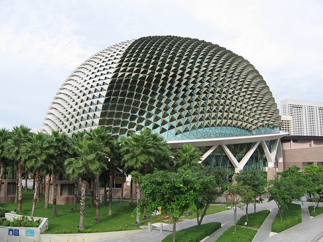 Image:The Esplanade 4, Singapore, Dec 05.JPG