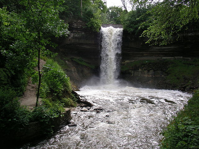 Image:Minnehaha Falls-20050614.jpg