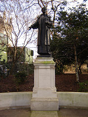 The statue of Pankhurst was erected with unusual speed, as noted by the New York Times: "While the transition from martyrdom to sculptured memorials is familiar, the process in Mrs Pankhurst's case has been unusually brief."