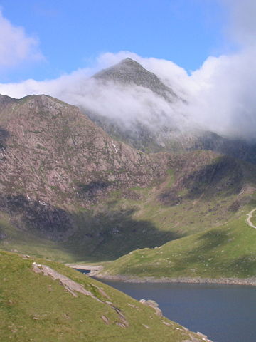 Image:Snowdon from Llyn Llydaw.jpg