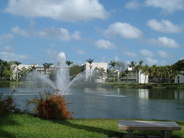 Image:UofMiamiLakeOsceola.jpg