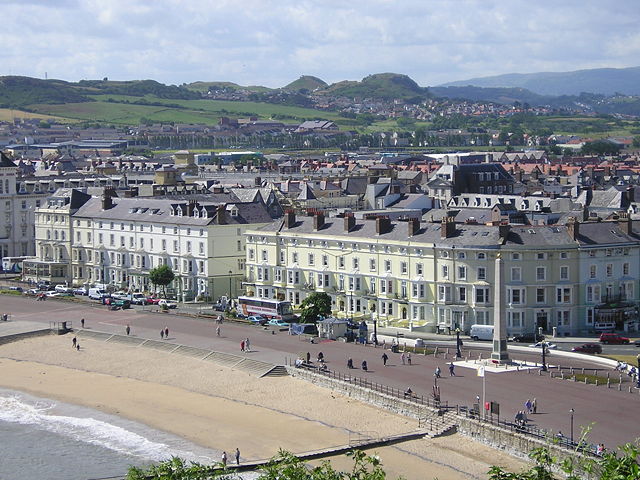 Image:Llandudno-P6180235.JPG