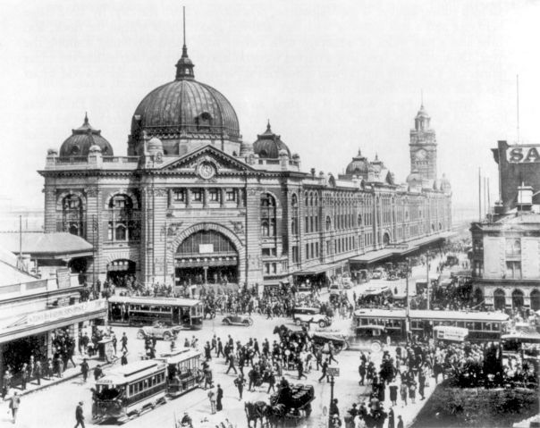 Image:Swanston and Flinders St intersection 1927.jpg