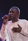 Fete Huma 2004 Sept 2004 227 Youssou N Dour crop.jpg