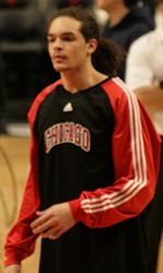 Joakim Noah warming up before a Chicago Bulls game