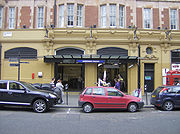 Queensway tube station.jpg