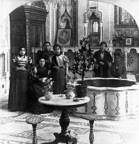 A Jewish family in Damascus, pictured in their ancient Damascene home, in Ottoman Syria, 1901.