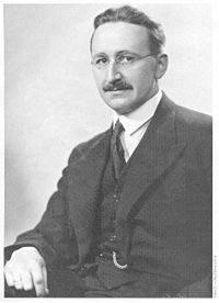 F Hayek.jpg