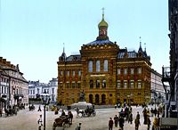 Derussification of Russian architecture - façade of Staszic Palace before 1890, and after contemporary Polish reconstruction