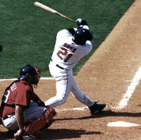 Sosa swinging4.png