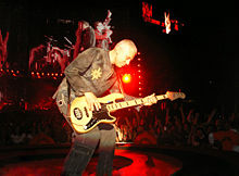 Clayton playing a Lakland bass on 2 July, 2005 in Vienna, Austria (Vertigo Tour)