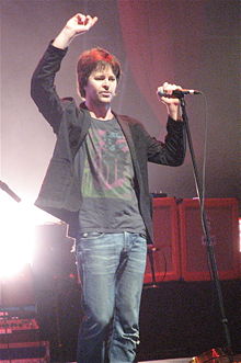 Bernard Fanning performing with Powderfinger on the Across the Great Divide tour in 2007