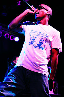 Lupe Fiasco performing at Northwestern University in May 2007