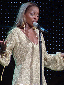 Blige performing live during her 2006 Breakthrough Experience Tour in Raleigh, North Carolina