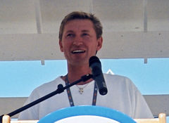 Gretzky aug2001 closeup.jpg